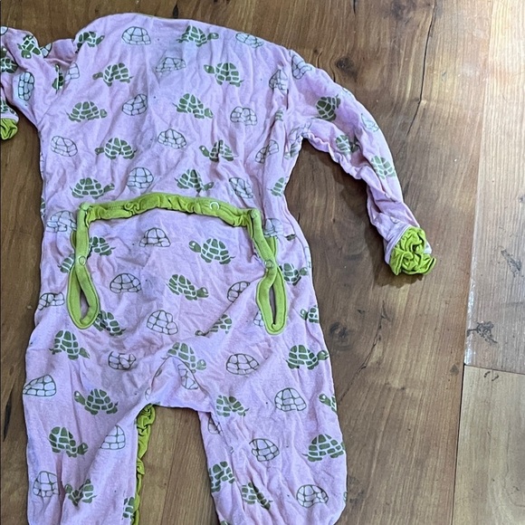 Kickee Pants Pink and Green turtle Bodysuit - Picture 10 of 11